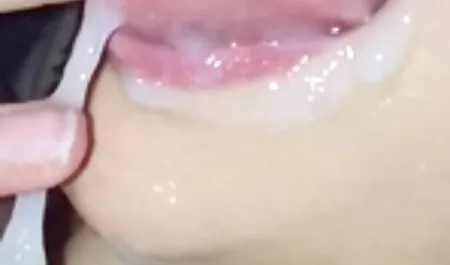 レズビアンCuties選択の69位置 マッサージ 動画 女性