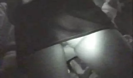 ティファニーテーラー大きな白い吊り下げで処罰 えろ マッサージ 女性
