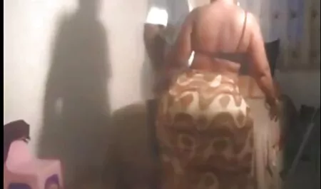 パフォーマーの情熱、男性の欲望 動画 女性 マッサージ