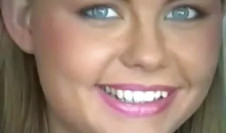 性別のベッドとMeggie 女 マッサージ 師 動画