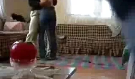 男は車の中でふしだらな女を性交 女 マッサージ 動画