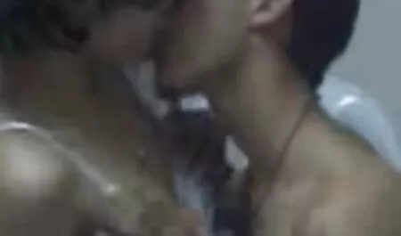 男の子の楽しみとともに二売春婦の崖の海 エロ 動画 女性 向け マッサージ