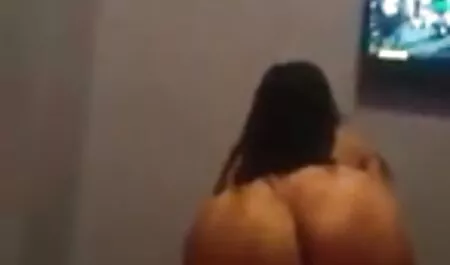 傷ついたNegritoの愛人 エロ 女性 マッサージ 師