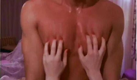 朝弄に若い雛の商品 女性 マッサージ 師 エロ 動画