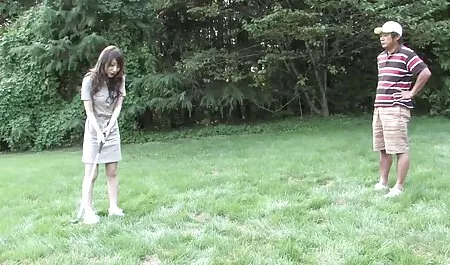 金髪ゲームのプール 動画 女性 マッサージ