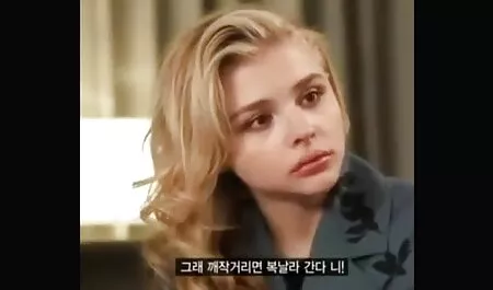 赤い毛深いモンスターの指で自己満足 エロ 動画 マッサージ 女