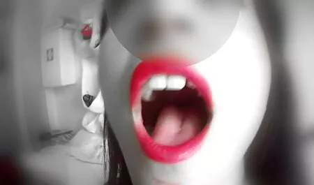 だまされやすい金髪は路上で撮影され、カメラに性交 マッサージ 女性 エロ 動画